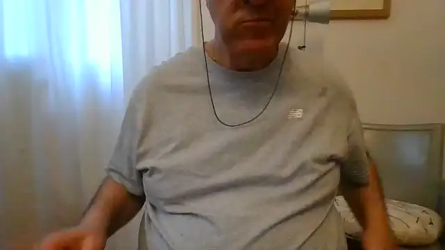 Snapshot of ANONIMO7735 chatting on June 12, 5:17 am ANONIMO7735 online show from June 12, 5:17 am