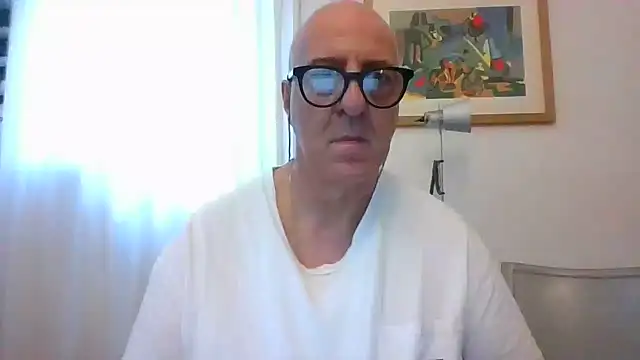 Snapshot of ANONIMO7735 chatting on June 15, 10:17 am ANONIMO7735 online show from June 15, 10:17 am