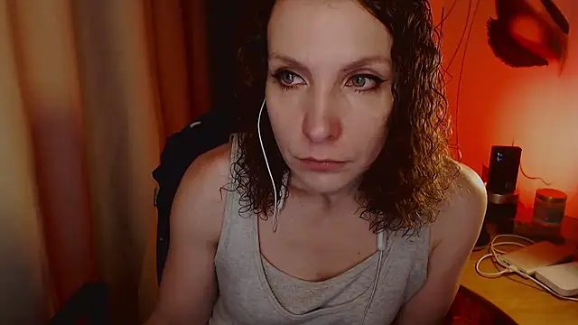 JohansonKatie online show from January 31, 1:11 am