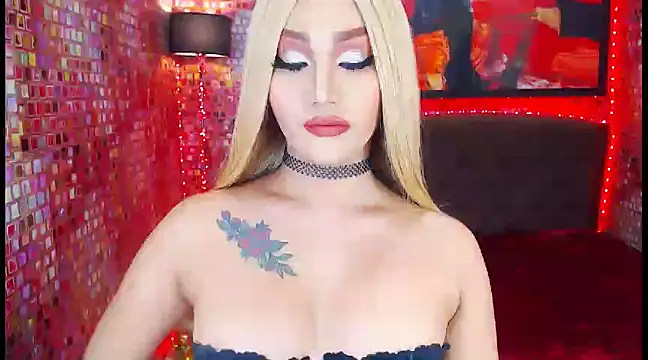 Snapshot of KylieMaxwellCaulfield_TS chatting on March 3, 12:26 am KylieMaxwellCaulfield TS online show from March 3, 12:26 am