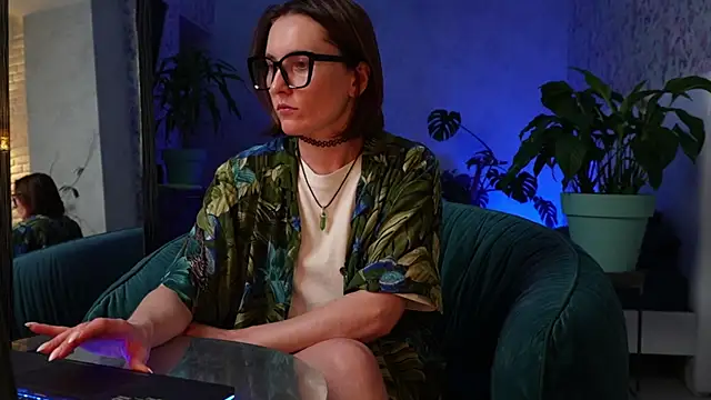 ClaraBendover online show from June 21, 6:43 pm