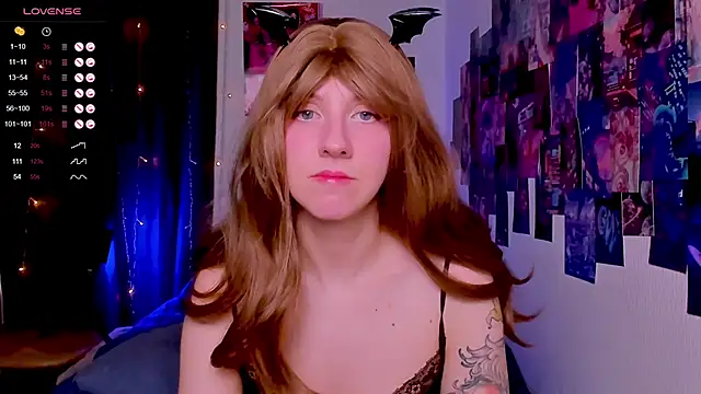 Snapshot of HotaruTomo chatting on January 4, 6:51 pm HotaruTomo online show from January 4, 6:51 pm