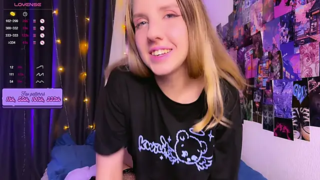 Snapshot of HotaruTomo chatting on March 15, 4:24 am HotaruTomo online show from March 15, 4:24 am