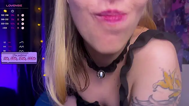 Snapshot of HotaruTomo chatting on March 17, 1:14 am HotaruTomo online show from March 17, 1:14 am