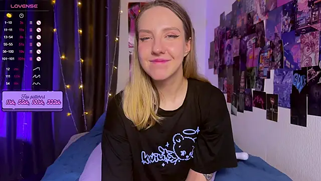 Snapshot of HotaruTomo chatting on March 22, 12:49 am HotaruTomo online show from March 22, 12:49 am