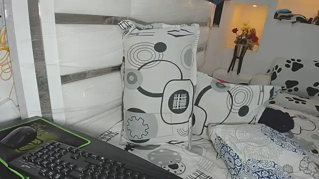 yina-rosse online show from June 23, 8:51 pm