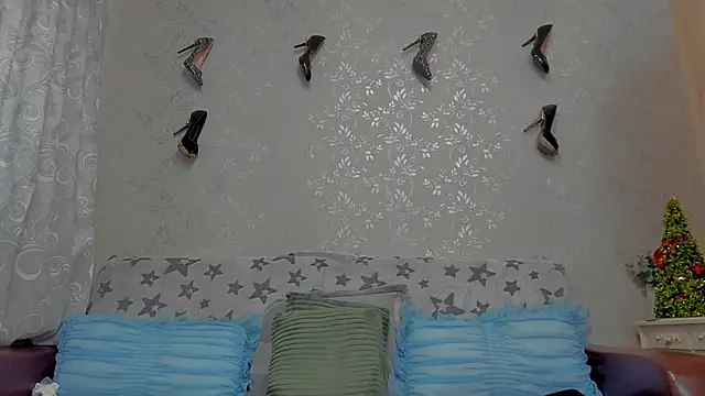 emilianna666 online show from December 21, 11:55 am