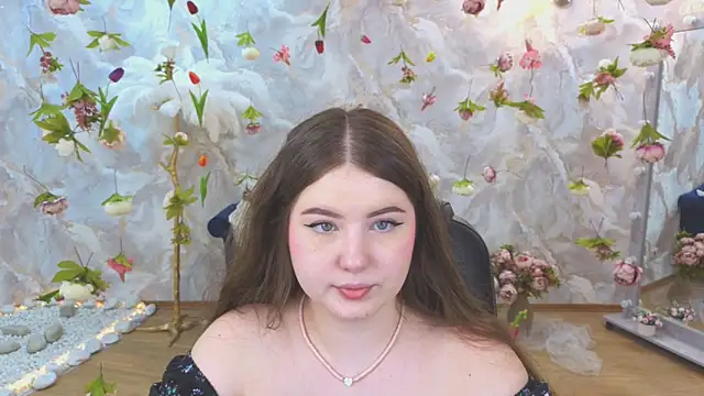 NicoleFoxery online show from June 6, 6:23 pm