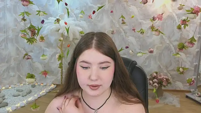 NicoleFoxery online show from June 19, 6:45 pm