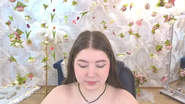 NicoleFoxery online show from June 21, 6:21 pm