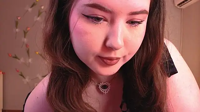 NicoleFoxery online show from June 25, 5:12 am