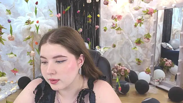 NicoleFoxery online show from July 16, 6:25 pm