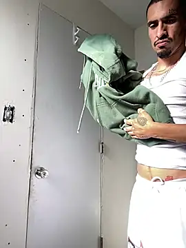 Snapshot of Prettyboiflaco chatting on February 7, 4:14 pm Prettyboiflaco online show from February 7, 4:14 pm