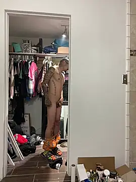 Snapshot of Prettyboiflaco chatting on February 20, 8:17 am Prettyboiflaco online show from February 20, 8:17 am