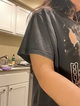 Snapshot of Evie-Luna chatting on February 14, 3:43 am Evie-Luna online show from February 14, 3:43 am