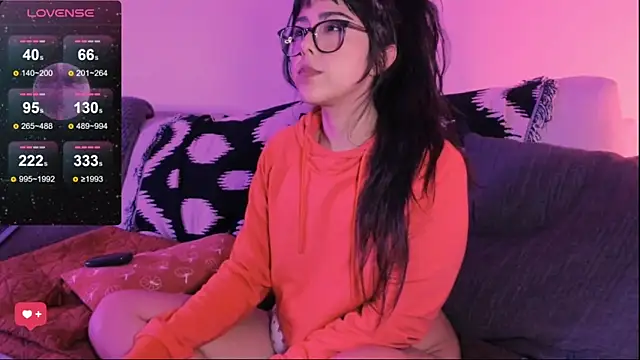 Snapshot of Evie-Luna chatting on March 8, 5:07 am Evie-Luna online show from March 8, 5:07 am