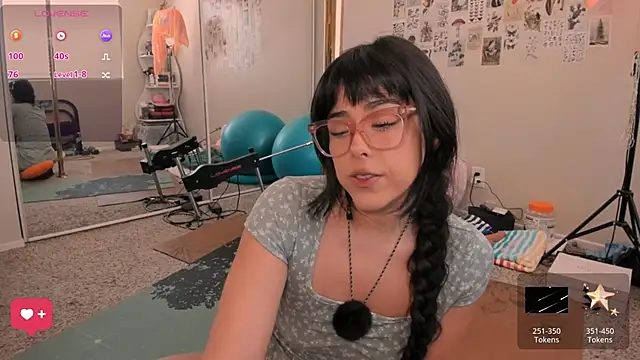 Evie-Luna online show from June 13, 8:29 pm