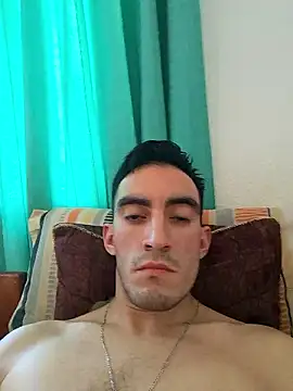 Snapshot of TommyMomentum chatting on January 7, 8:22 pm TommyMomentum online show from January 7, 8:22 pm