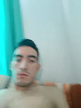 Snapshot of TommyMomentum chatting on January 10, 2:08 pm TommyMomentum online show from January 10, 2:08 pm