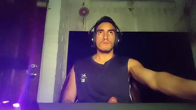 Snapshot of TommyMomentum chatting on January 15, 7:46 am TommyMomentum online show from January 15, 7:46 am