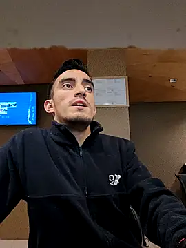 Snapshot of TommyMomentum chatting on January 16, 2:04 am TommyMomentum online show from January 16, 2:04 am