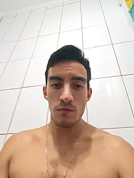 Snapshot of TommyMomentum chatting on February 13, 5:36 am TommyMomentum online show from February 13, 5:36 am