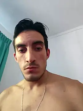 Snapshot of TommyMomentum chatting on February 18, 7:54 pm TommyMomentum online show from February 18, 7:54 pm