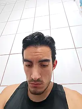 Snapshot of TommyMomentum chatting on February 21, 4:35 am TommyMomentum online show from February 21, 4:35 am