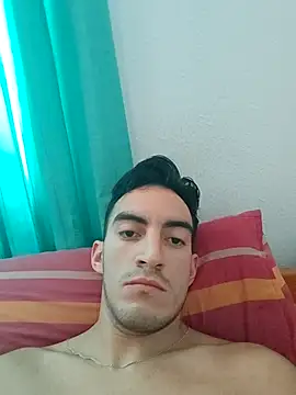 Snapshot of TommyMomentum chatting on March 5, 2:13 pm TommyMomentum online show from March 5, 2:13 pm