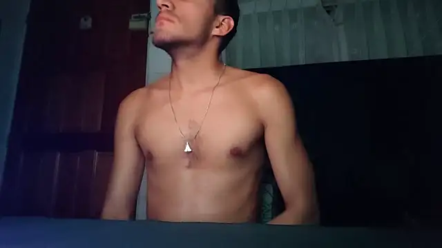 Snapshot of TommyMomentum chatting on March 13, 5:14 am TommyMomentum online show from March 13, 5:14 am