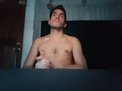 Snapshot of TommyMomentum chatting on March 16, 3:12 am TommyMomentum online show from March 16, 3:12 am