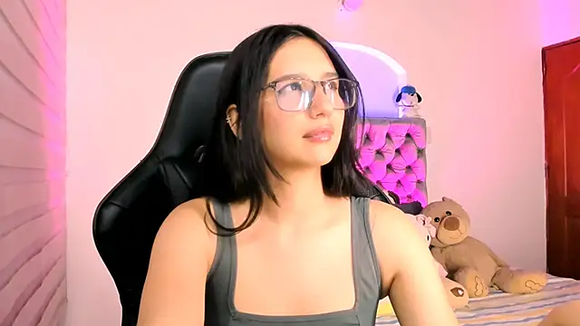 Snapshot of Luniverse chatting on November 27, 10:34 pm Luniverse online show from November 27, 10:34 pm