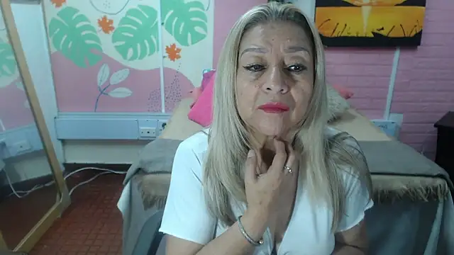 Snapshot of ZAMANTHA chatting on May 7, 3:06 pm ZAMANTHA online show from May 7, 3:06 pm