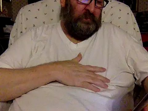 Snapshot of Drwhocares chatting on December 2, 6:32 pm Drwhocares online show from December 2, 6:32 pm