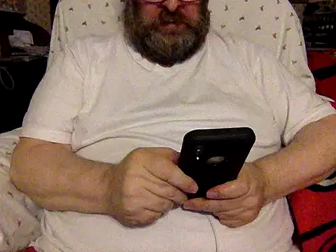 Snapshot of Drwhocares chatting on December 3, 7:00 pm Drwhocares online show from December 3, 7:00 pm