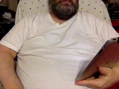 Snapshot of Drwhocares chatting on December 4, 4:27 pm Drwhocares online show from December 4, 4:27 pm