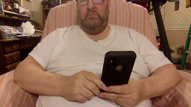 Snapshot of Drwhocares chatting on April 15, 7:58 pm Drwhocares online show from April 15, 7:58 pm