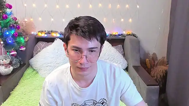 Snapshot of Yumi_steve chatting on December 15, 7:42 pm Yumi steve online show from December 15, 7:42 pm