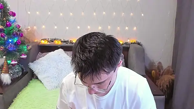 Snapshot of Yumi_steve chatting on December 30, 7:11 pm Yumi steve online show from December 30, 7:11 pm