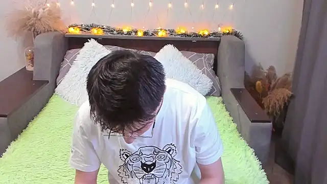 Snapshot of Yumi_steve chatting on January 12, 8:14 pm Yumi steve online show from January 12, 8:14 pm