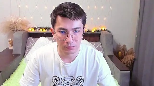 Snapshot of Yumi_steve chatting on January 18, 12:46 am Yumi steve online show from January 18, 12:46 am