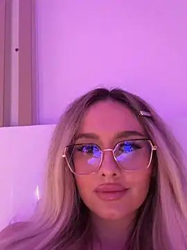 mollyxxx online show from February 2, 1:55 am