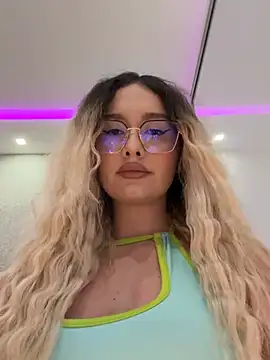 mollyxxx online show from March 28, 2:22 am