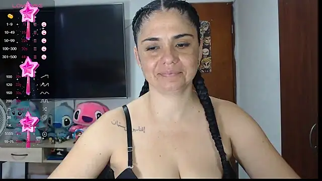 Snapshot of selena_ferri chatting on December 4, 7:56 pm selena ferri online show from December 4, 7:56 pm