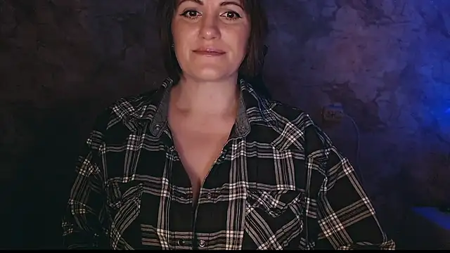 Snapshot of _letty_ chatting on March 8, 3:39 am letty online show from March 8, 3:39 am