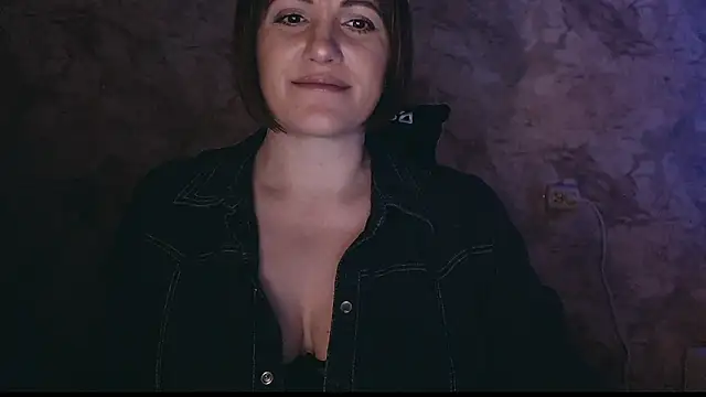 Snapshot of _letty_ chatting on March 15, 12:15 am letty online show from March 15, 12:15 am