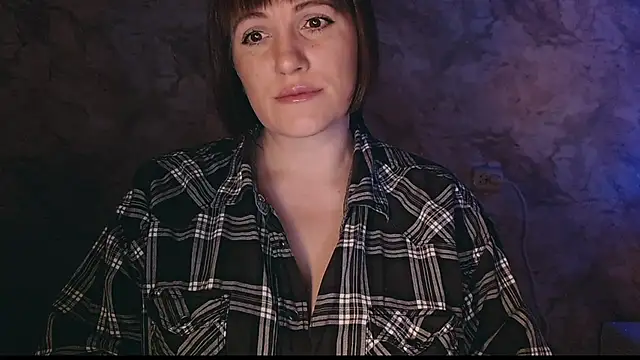 Snapshot of _letty_ chatting on March 19, 9:16 pm letty online show from March 19, 9:16 pm