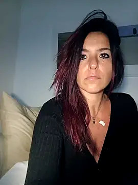 Snapshot of allyson22andy chatting on December 17, 10:22 pm allyson22andy online show from December 17, 10:22 pm