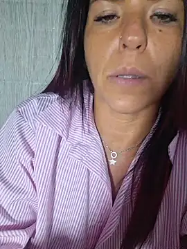 Snapshot of allyson22andy chatting on December 15, 1:10 am allyson22andy online show from December 15, 1:10 am