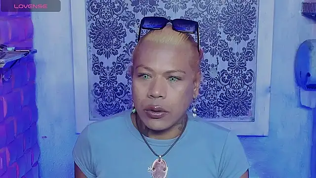 tsviolett online show from December 2, 6:25 pm